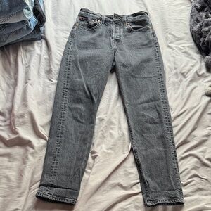 Levi's Women's Straight Leg Jeans in Dark Gray